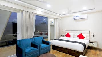 Free wired Internet, bed sheets