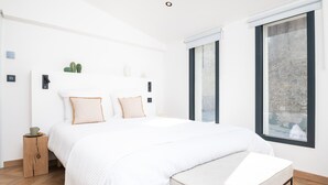 Deluxe Double Room, Ensuite, Courtyard View (Georges) - La Maison de Jean by Maison Bacou (Carcassonne)