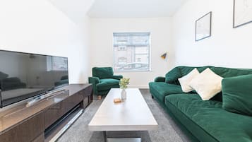 House, Ensuite | Lounge
