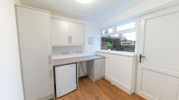 House, Ensuite | Laundry room