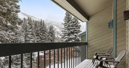 Riverside Condos A102 by AvantStay | Condo Close To Downtown, Town Park