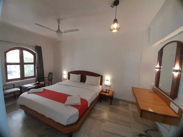 Standard Room | 1 bedroom, Egyptian cotton sheets, premium bedding, free WiFi - Raja Hotel (Kalyan)