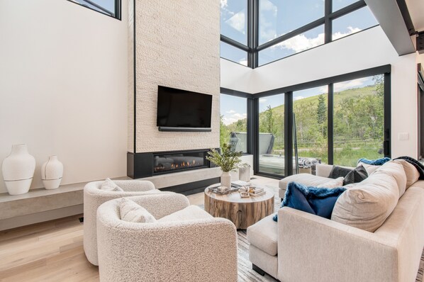 Smart TV, fireplace, ping pong, offices