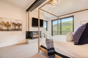 5 Schlafzimmer, Schreibtisch, Reisekinderbett, kostenloses WLAN