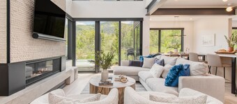 Encore by AvantStay | Minutes from the Slopes in PC! w/ Hot Tub