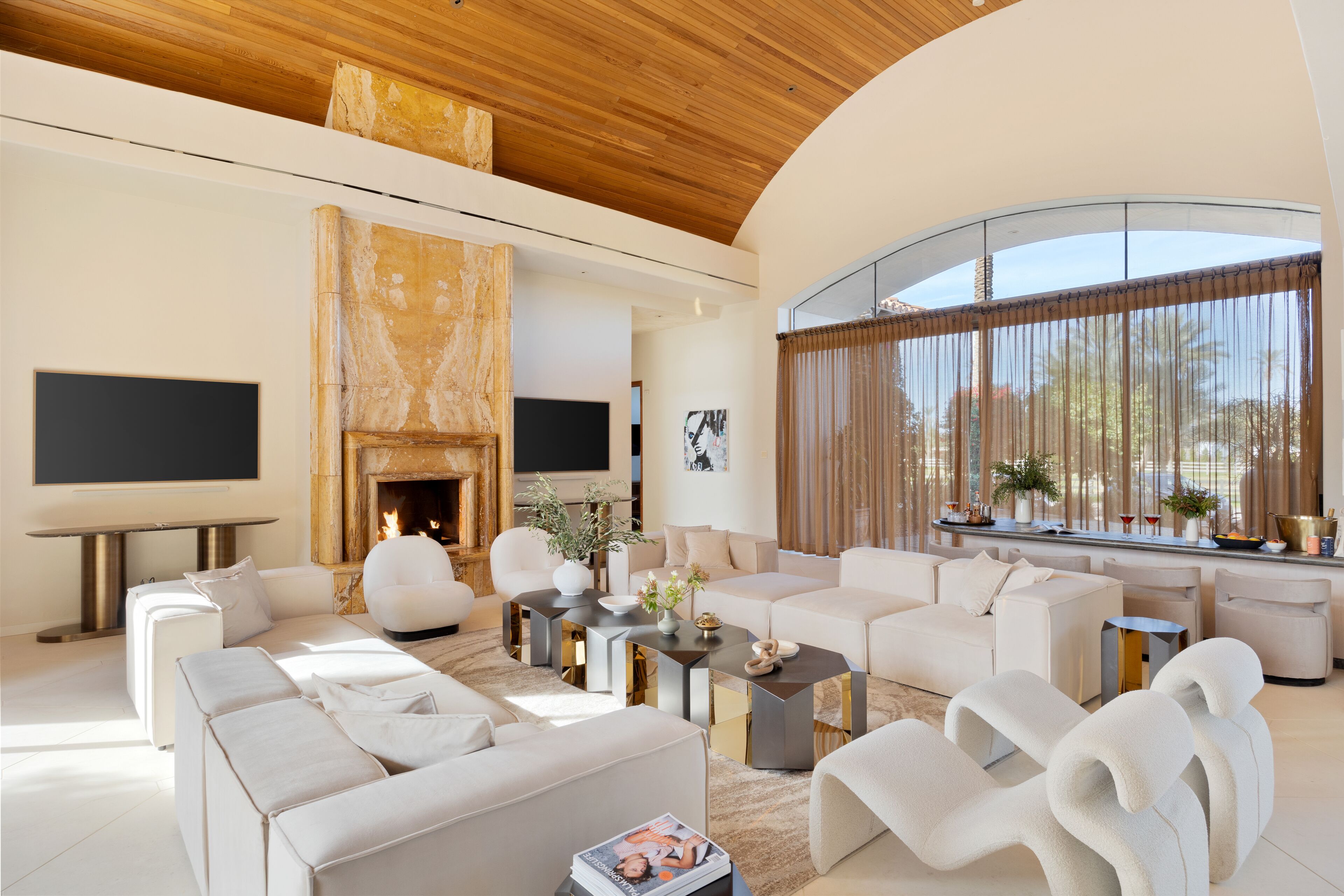 Mirabella by AvantStay | Private Lake + Kayaks & Paddle Boating!