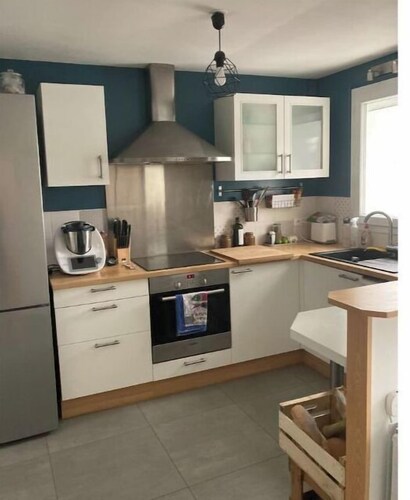 2 bedroom house near tram