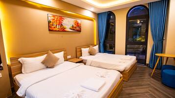 ๊ฐ๊ฐ ๋ค๋ฅธ ์คํ์ผ์ ์ธํ
๋ฆฌ์ด, ๊ฐ๊ฐ ๋ค๋ฅด๊ฒ ๊ฐ๊ตฌ ๋น์น, ์ฑ
์, ๋
ธํธ๋ถ ์์
๊ณต๊ฐ