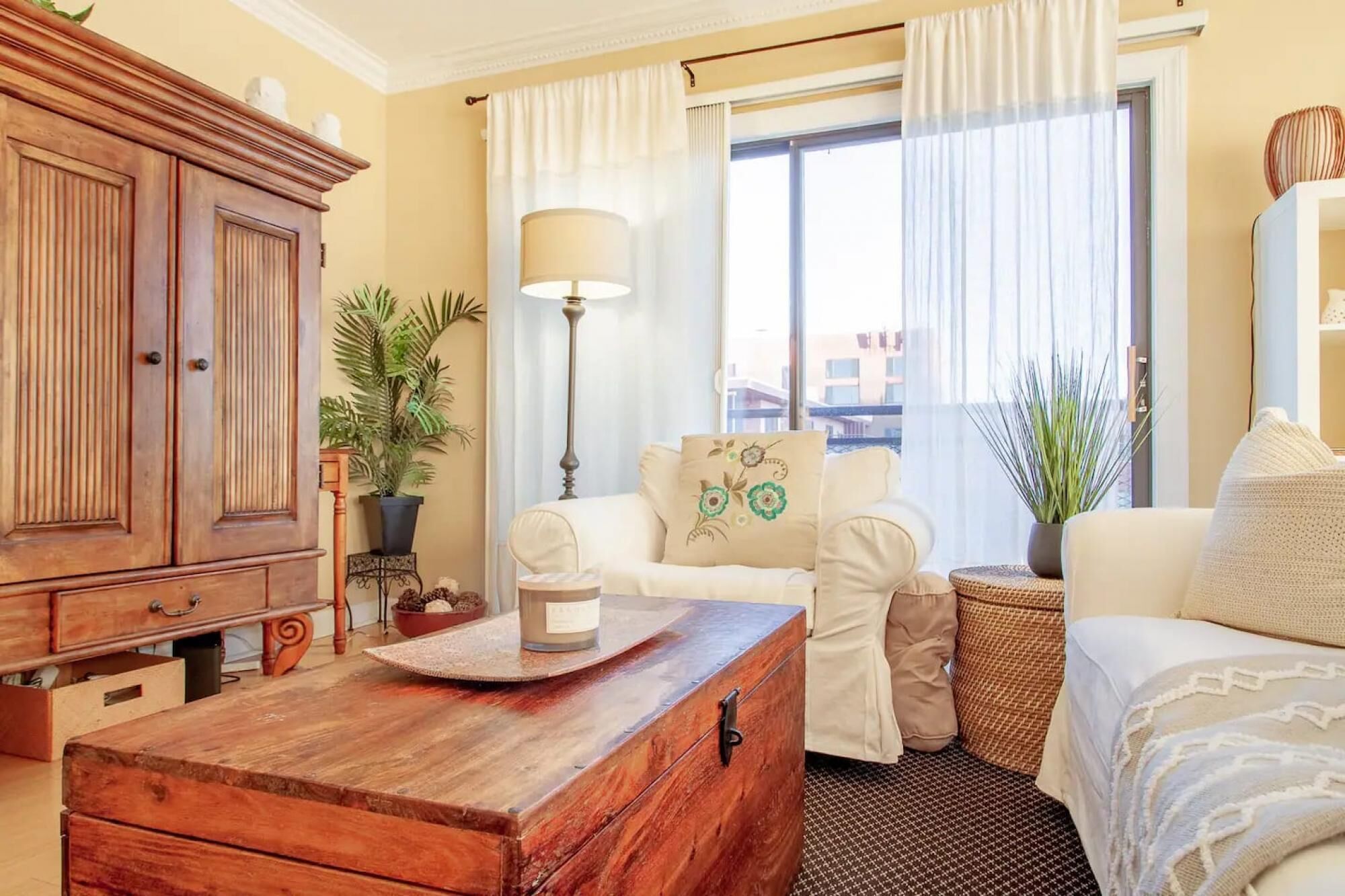 Gorgeous Rosslyn Penthouse w Views Free Parking Metro Subway