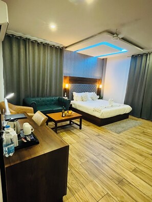 Superior Suite | Iron/ironing board, free WiFi, bed sheets - Click Collection The Abode Dharamshala (Dharamshala)