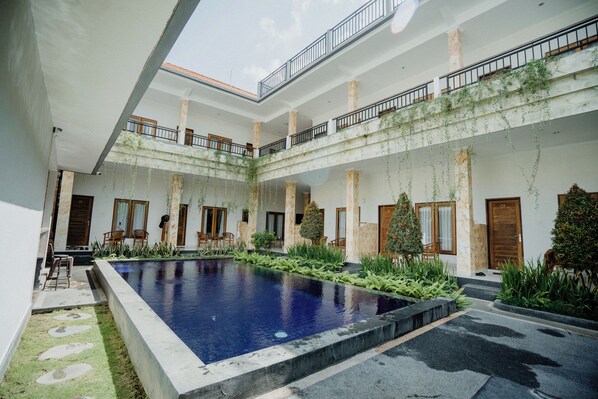 Deluxe Room, Pool View | Terrace/patio - Canggu Kayuma House (Canggu)