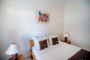 Pillow-top beds, minibar, in-room safe, desk - Canggu Kayuma House (Canggu)