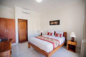 Deluxe Room, Pool View | Pillowtop beds, minibar, in-room safe, desk - Canggu Kayuma House (Canggu)