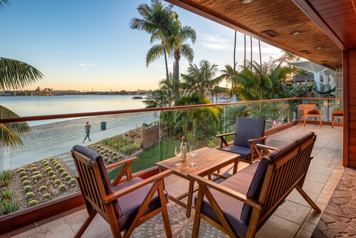 Endless Summer by AvantStay | Serene Beachfront Escape w/ Sunset Views!