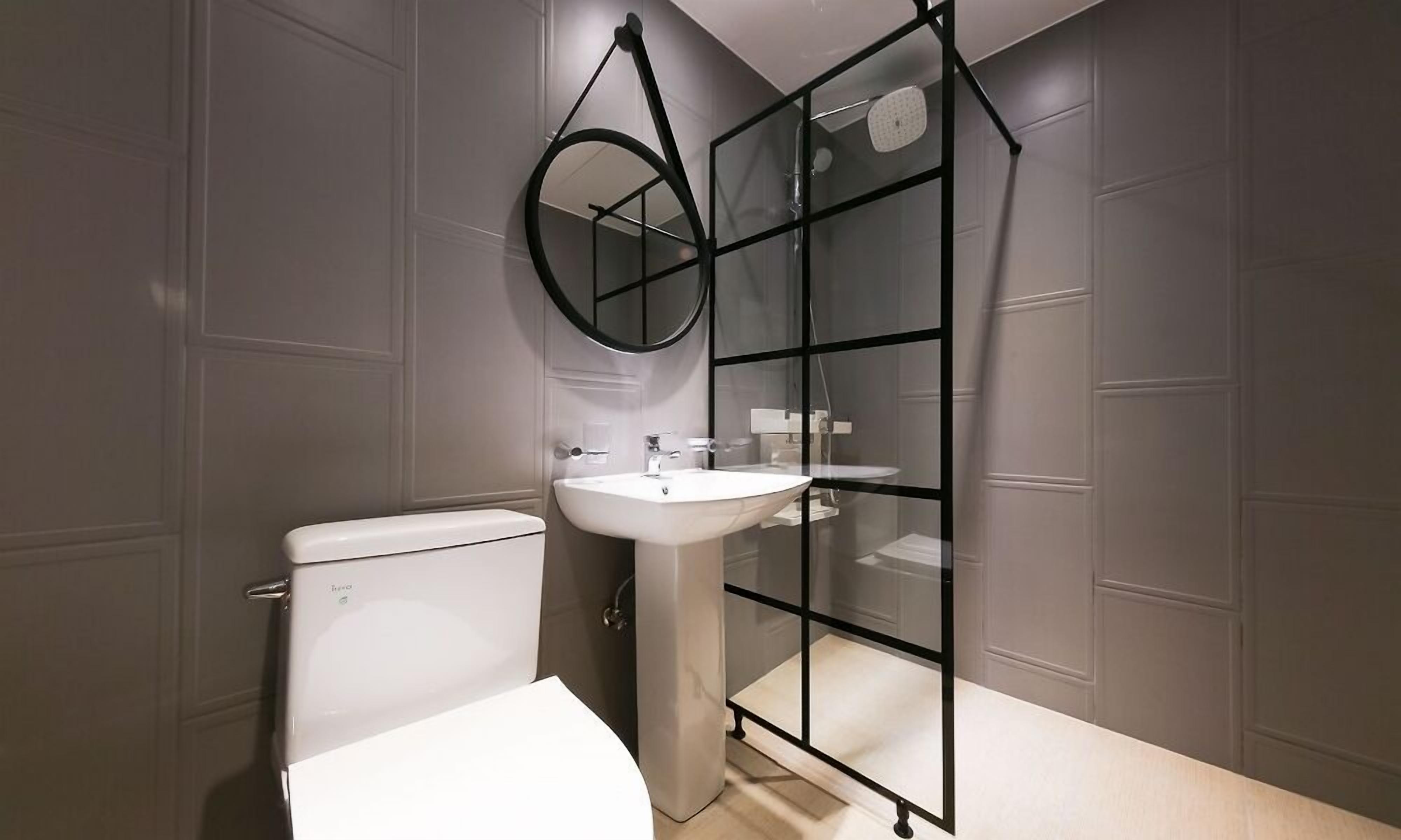 Free toiletries, hair dryer, bathrobes, slippers