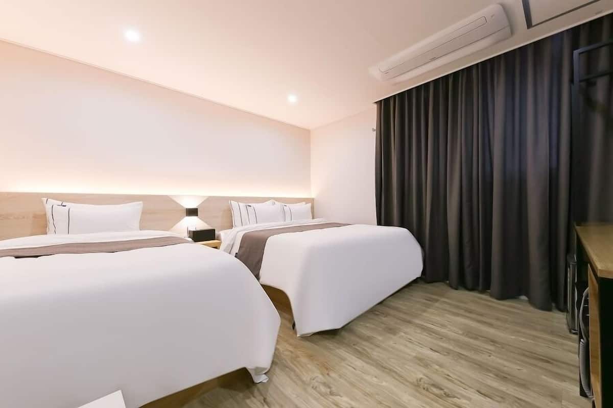 Decoración personalizada, muebles diferentes y wifi gratis
