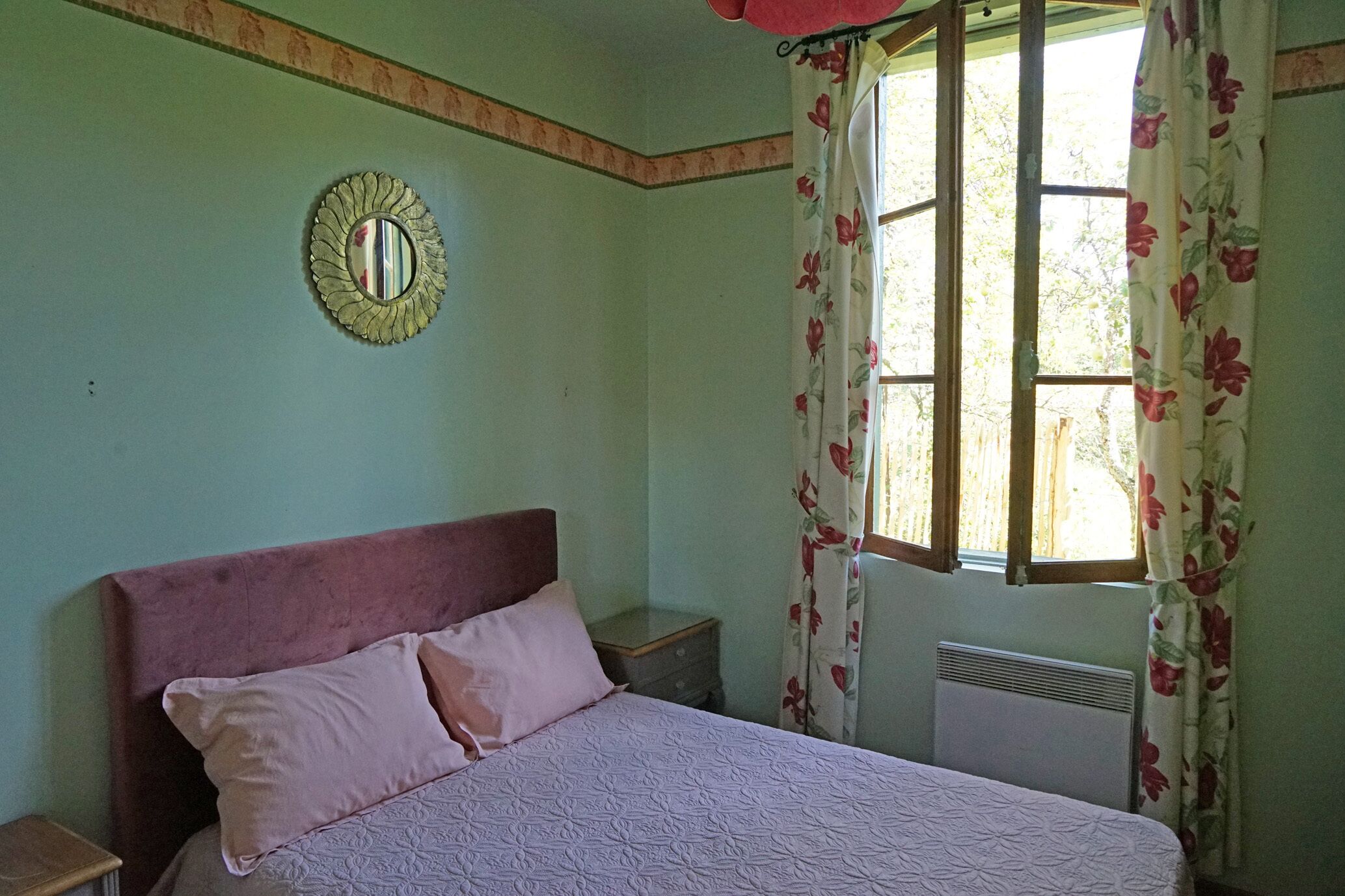 Warm house, terrace, garden and parking