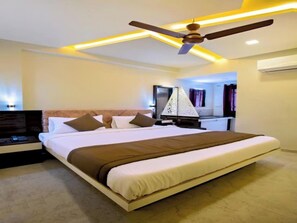 Ropa de cama de alta calidad, sistema de insonorización y wifi gratis