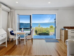 Interior - Lake of Tranquility Rotorua (Rotorua)