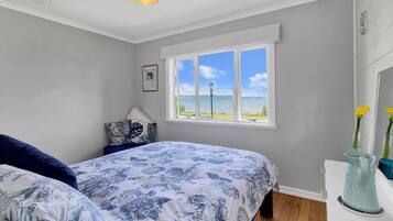 4 habitaciones, escritorio, tabla de planchar con plancha y wifi