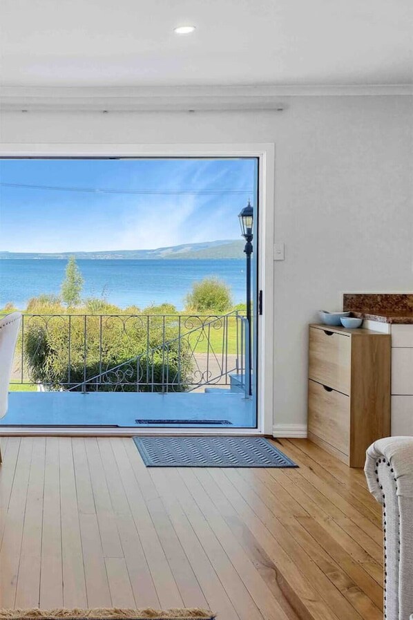 Interior - Lake of Tranquility Rotorua (Rotorua)