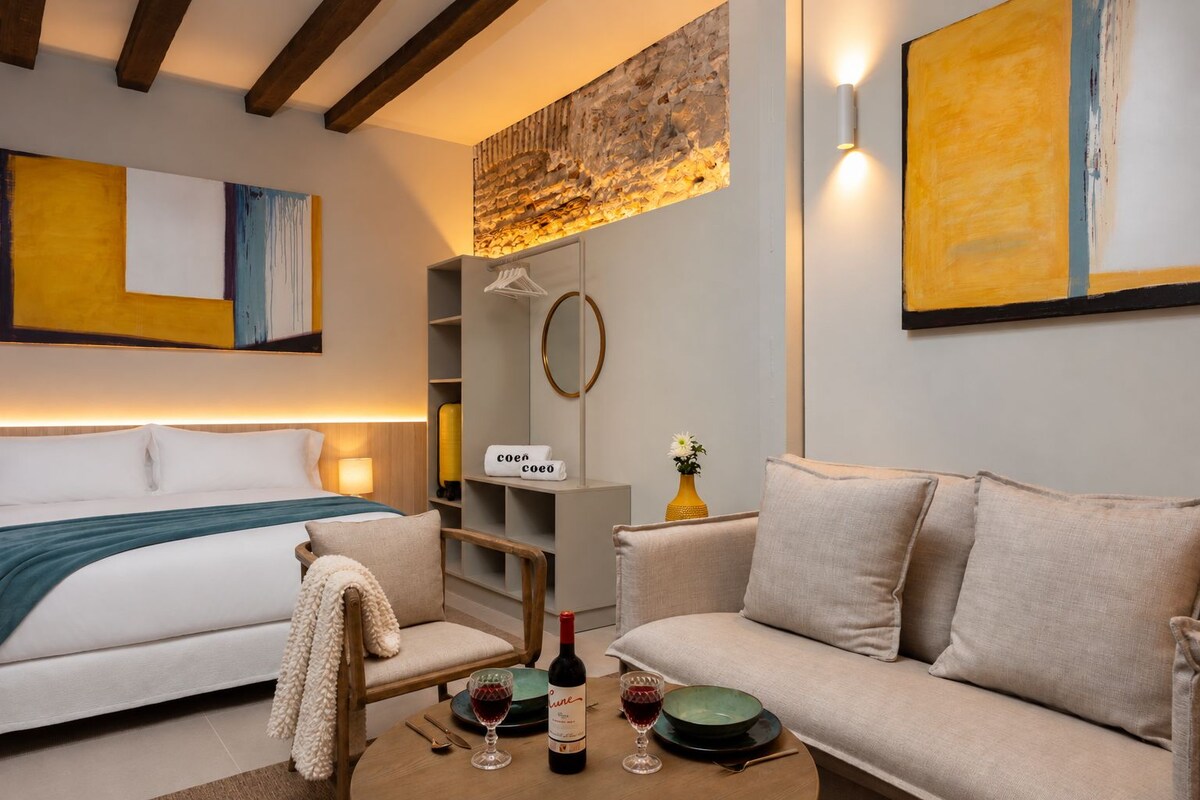 Studio Apartment Ground Floor | 1 soverom, safe på rommet, blendingsgardiner og lydisolert