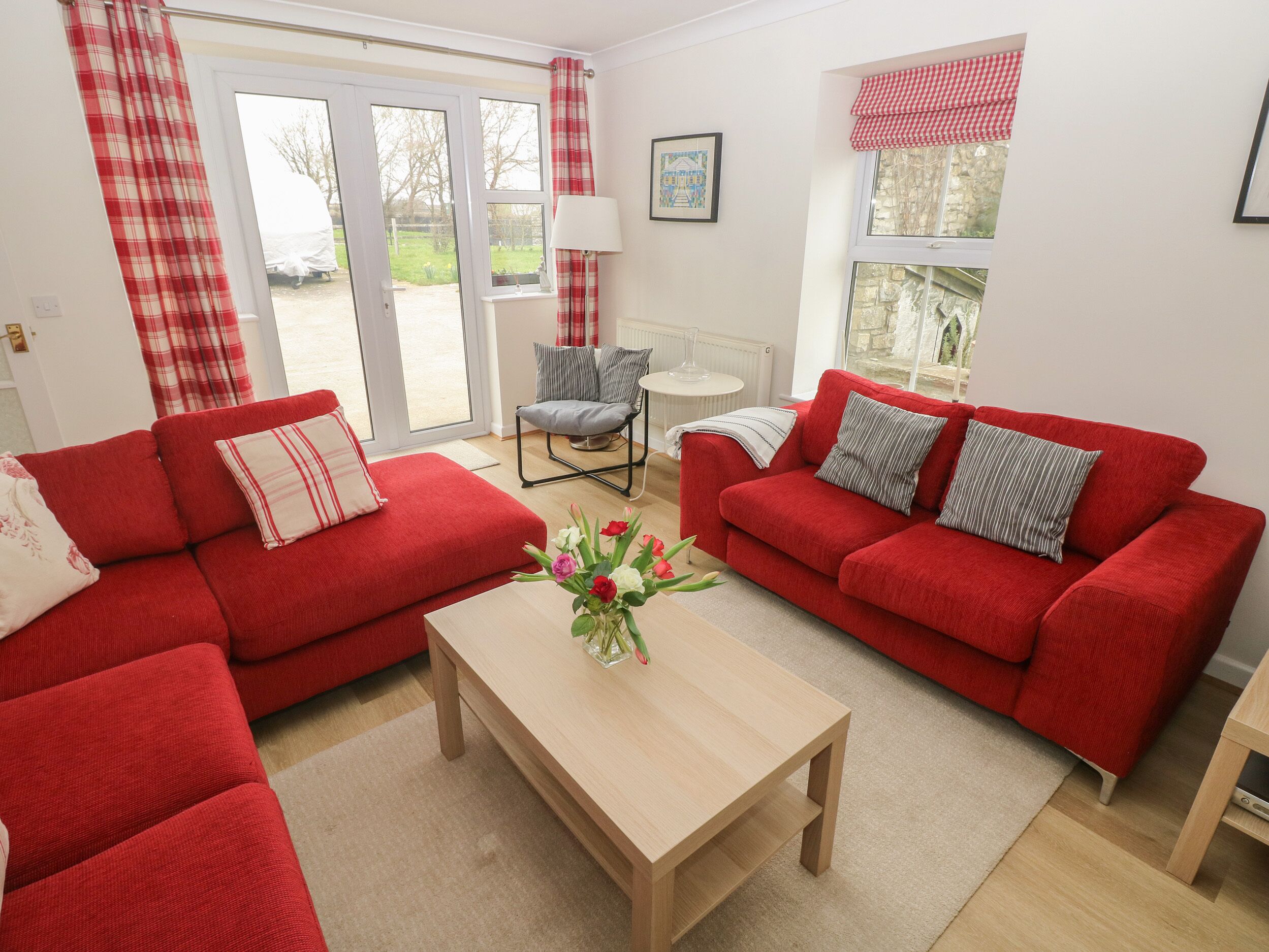 TY COETS, MORFA FARM, pet friendly in Llantwit Major