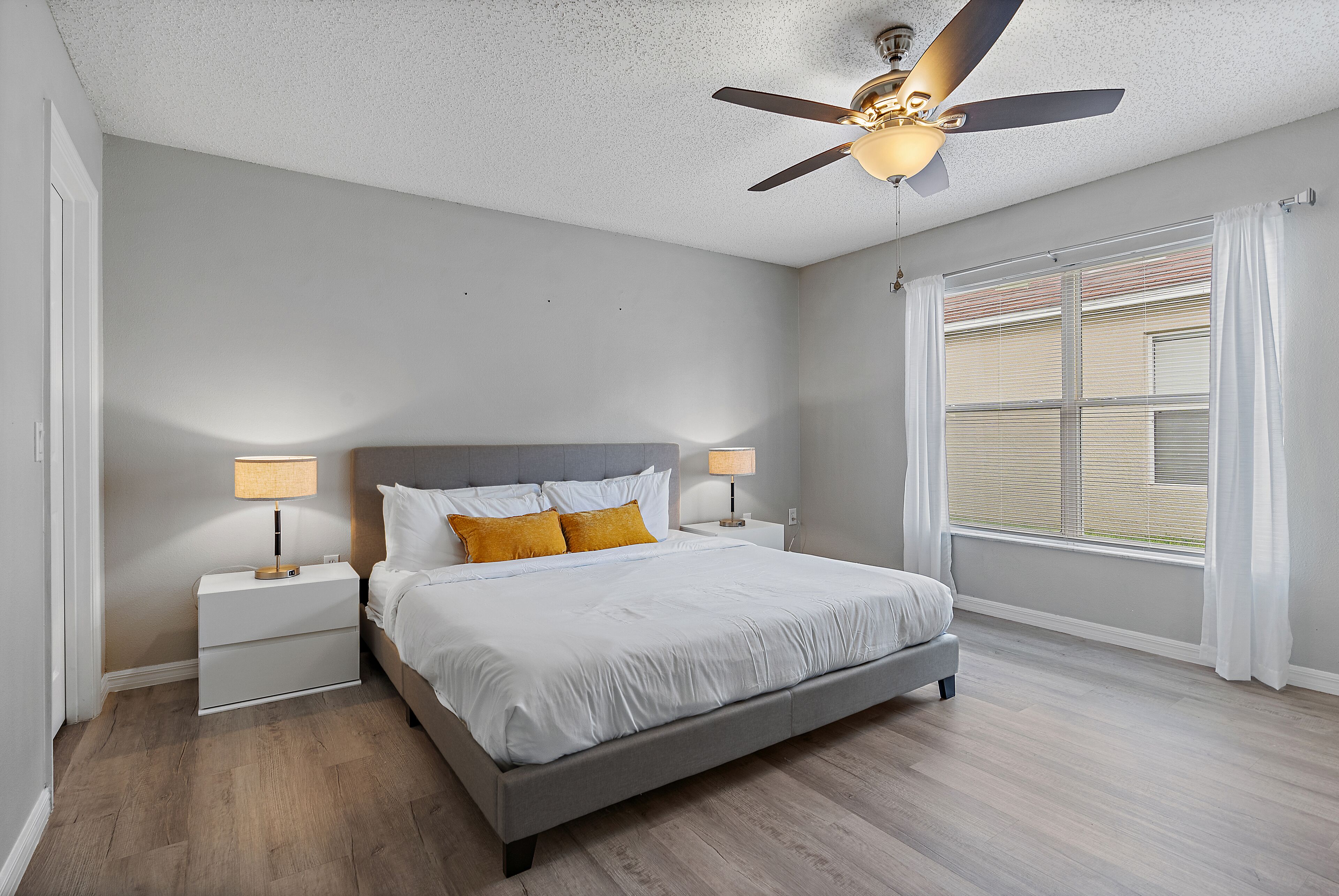 Spacious 4BR Retreat with Private Pool - Ideal for Families & Pets!