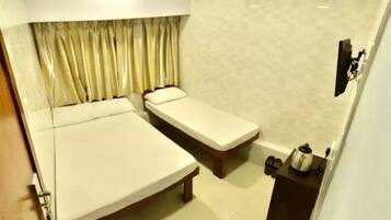 Classic Triple Room | Free WiFi