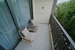 Deluxe Double or Twin Room | In-room dining