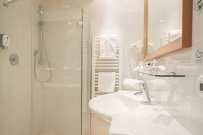 Free toiletries, hair dryer - Hotel Dreiflüssehof Gästehaus (Passau)