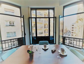 Smart TV - Apartamentos Vega by gaiarooms (Salamanca)