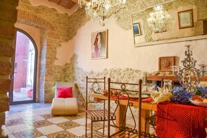 Interior - Villa in the historical center with private garden, pool, spa and AC (Narni)