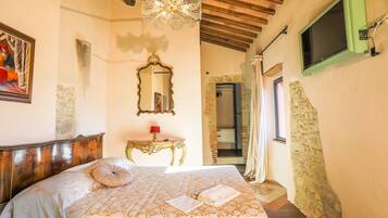 4 Schlafzimmer, Schreibtisch, Bügeleisen/Bügelbrett, Reisekinderbett