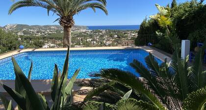 VILLA AVEC VUE SUR LA MER