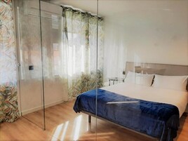 Apartamento Deluxe, 1 habitación | Ropa de cama hipoalergénica y edredones de plumas