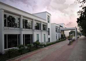 Deluxe Room | View from room - FAIRLEY's HOTEL&RESORTS (New Delhi)