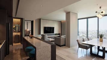 Presidential Suite | Private kitchenette | Coffee/tea maker, electric kettle