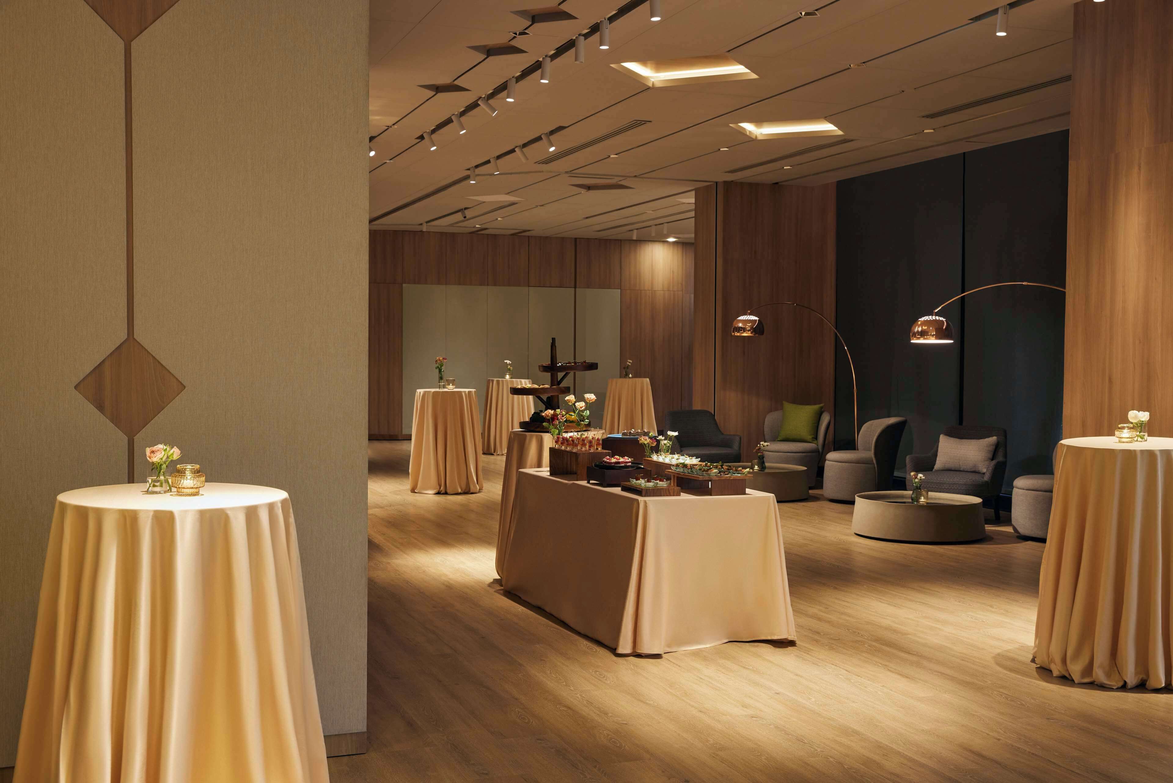 Photo - dusitD2 Samyan Bangkok