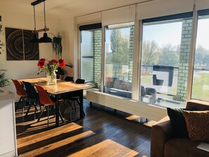 Interior - Gorgeous apartment near Center/ Airport (+parking) (Amsterdam)