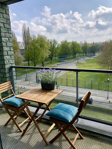 Gorgeous apartment near Center/ Airport (+parking)