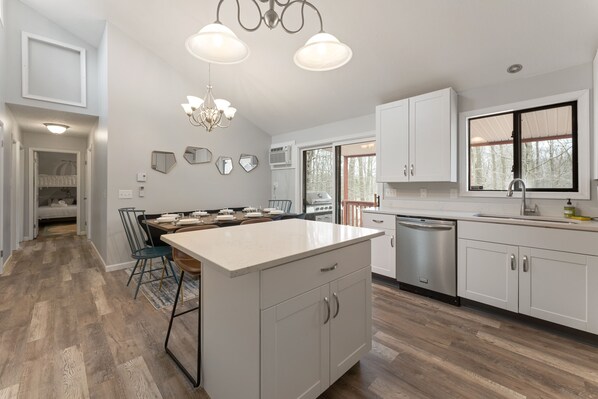 Fridge, microwave, oven, stovetop - Poconos Game Cabin: Arcade, Hot Tub, Fire Pit! (, Tobyhanna)