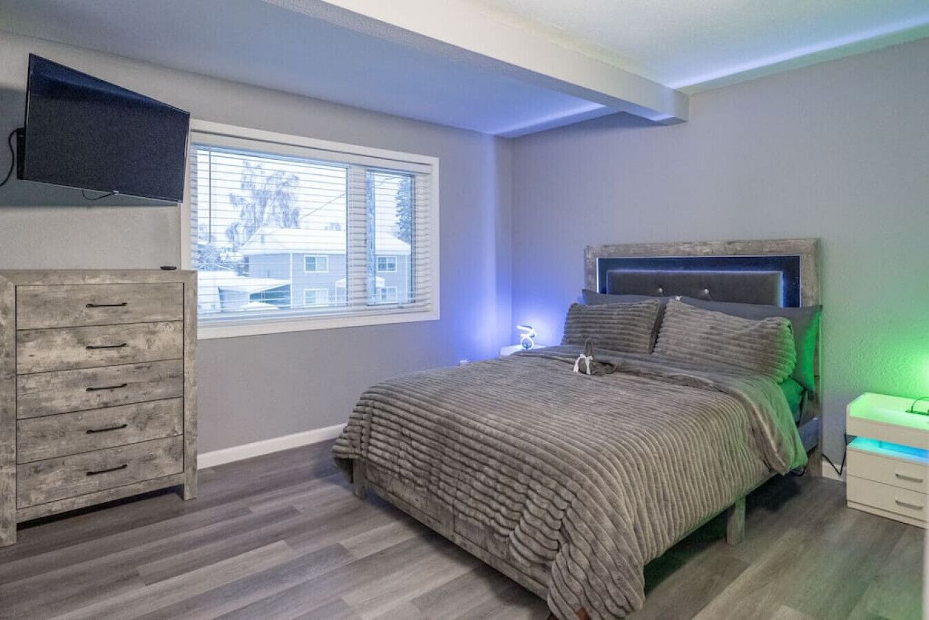 Tranquility meets elegance in this newly renovated 2 bed/1  bath property.