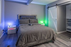 2 bedrooms, desk, iron/ironing board, WiFi