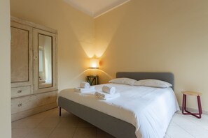 2 bedrooms, WiFi, bed sheets - Amblé Vintage Apartment (Firenze)