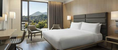 Ropa de cama de alta calidad, camas con pillow-top y escritorio