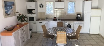 Apartment in semi-detached villa in the countryside and 400 metres from the sea