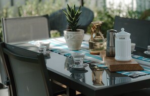 Outdoor dining - Casa Piero, relax and private pool in Langhe hills (Alba)