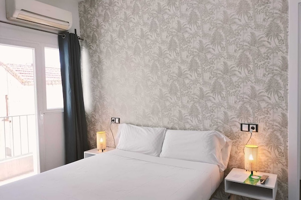 Comfort Room | Peralatan tempat tidur hipoalergenik, gebar bulu kapas, meja