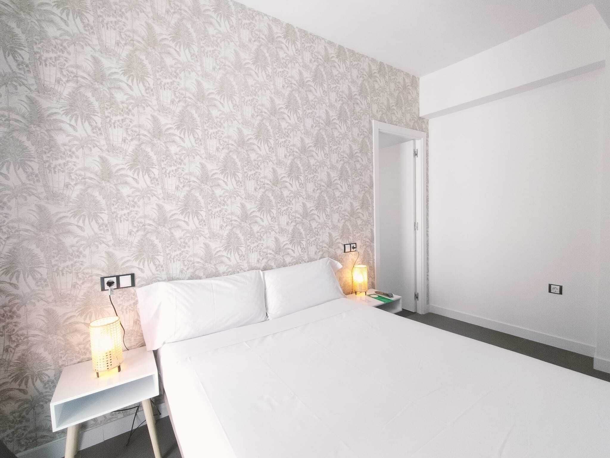 Ropa de cama hipoalergénica, cubrecamas y escritorio 